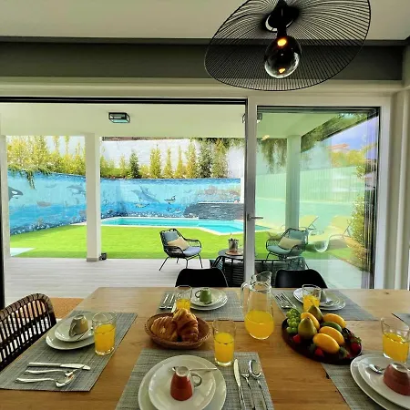 Villa Amazing With Pool By Homing Portimão