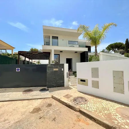 Villa Amazing With Pool By Homing Portimão